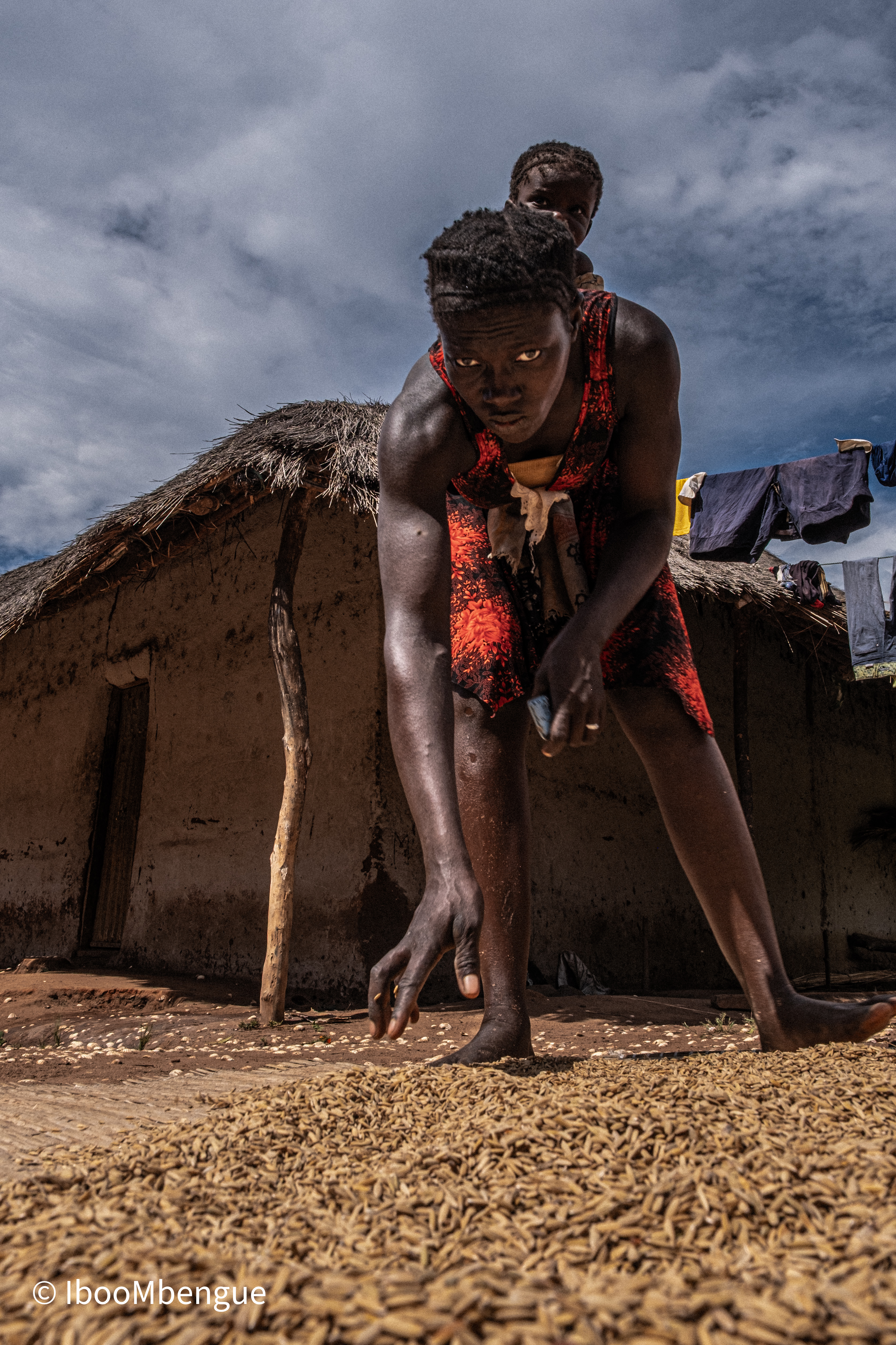 Mise en sé che du tiz qui se fait par une partite des gene du village